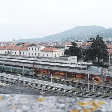 Il Giardino Nella Casa Storta La Spezia